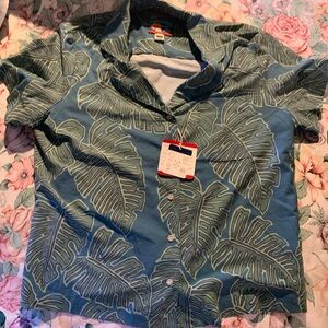 Joe Kealoha’s Women’s Button Down Short Sleeve Blouse Size Large